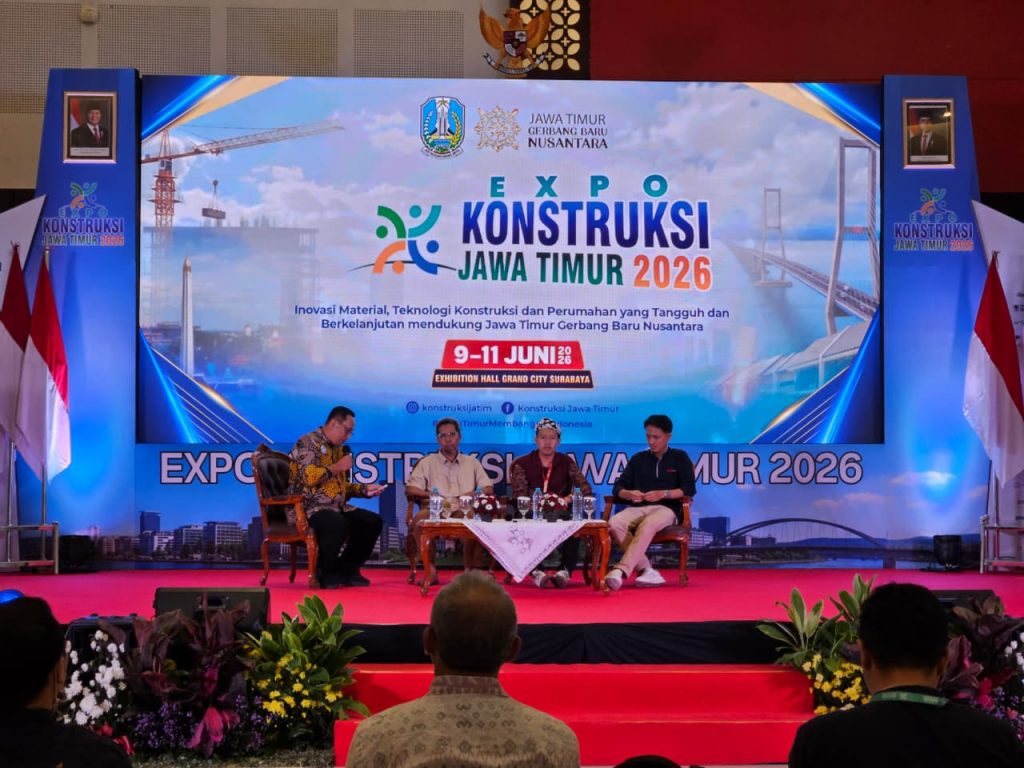 Uza Sefridinata, S.T., Head of Product Vinilon Group Menjadi Narasumber pada Talkshow "Solusi Sistem Perpipaan Air Limbah yang Kuat dan Tahan Lama," di Expo Konstruksi Jawa Timur 2026